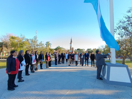 Izamiento del Pabellón Nacional
